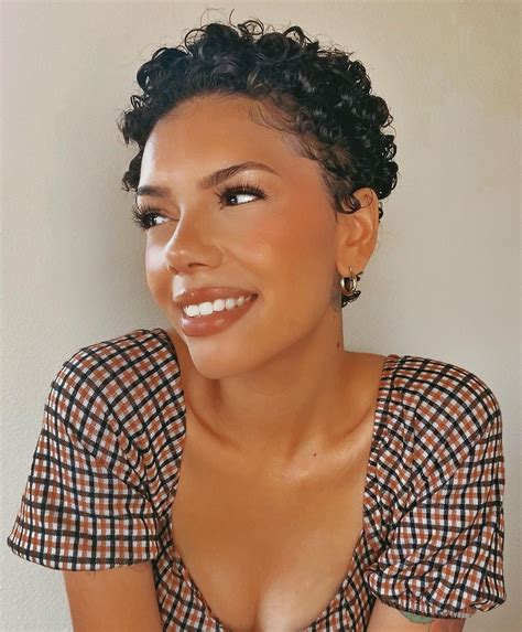 Stunning Curly Pixie Haircut Ideas For Women