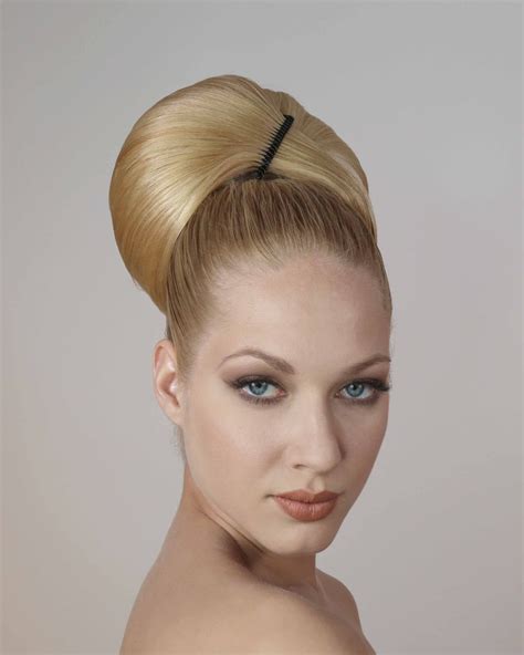 Bouffant | Bouffant hair, Long hair designs, Bouffant hair updo