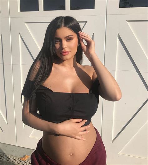Kylie Jenner Shares New Pregnancy Pic Ahead of Stormi's Birthday