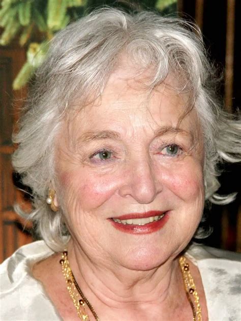 Rebecca Schull - Biography, Height & Life Story | Super Stars Bio