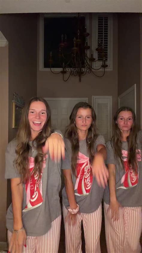 Sentner twins (@sentnertwins) - Urlebird