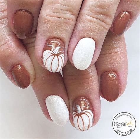 30 Stunning Thanksgiving Nail Design Ideas For 2023 - The Glossychic ...