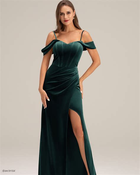 Emerald Green Bridesmaid Dresses: 15 Outfits + Faqs