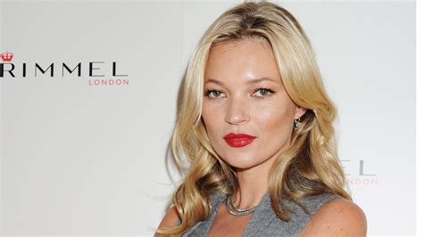 Kate Moss says she felt objectified by shirtless Calvin Klein ad with Mark Wahlberg: 'Vulnerable ...