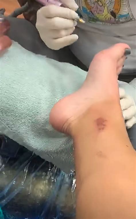 Hannah Barron's feet