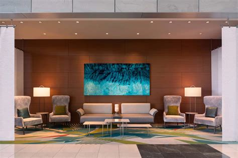 Los Angeles Airport Marriott Executive Club Lounge | Best Executive ...