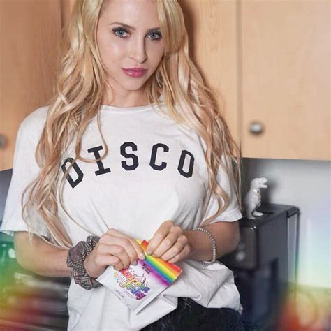 Alix Lynx (48 фото)