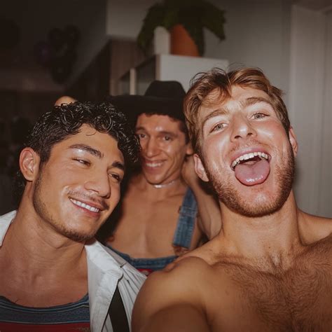 Jonah Almanzar | proud of my roomie | Instagram