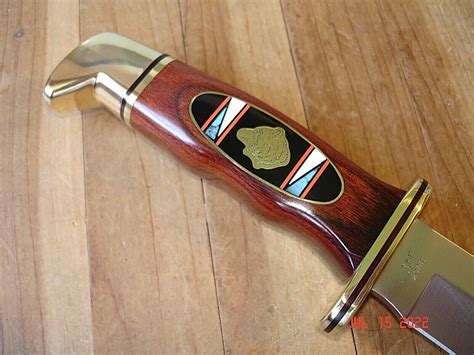 BUCK KNIFE 119 SPECIAL PREDATOR SERIES BEAR INSET HANDLE 420HC BLADE ...