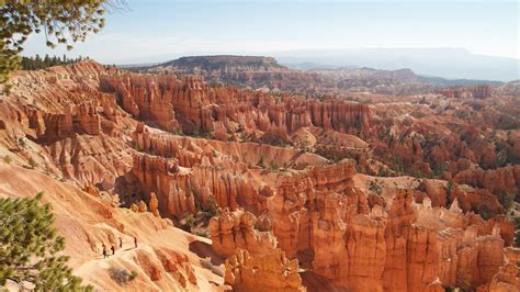 8 Bryce Canyon Hikes for Hoodoos, Stone Arches, and Even Waterfalls ...