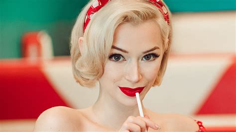 The Rise of Pinup Pixie: Secrets to Cosplaying as Marilyn Monroe - Net Worth Post
