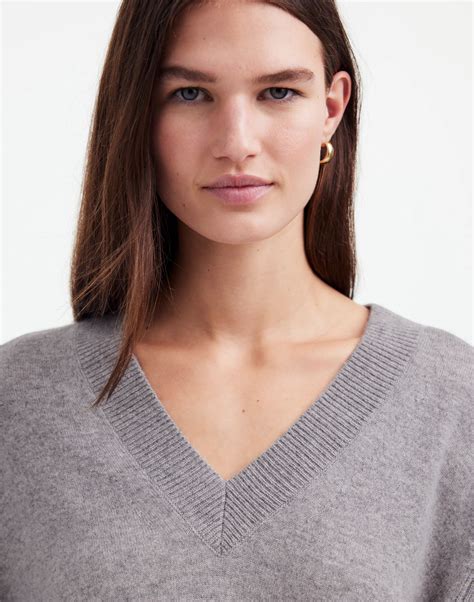 Cashmere V-Neck Sweater | Madewell