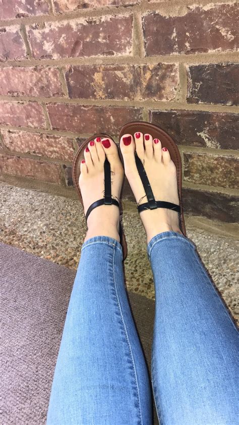 Foot fetish pics: Enjoy