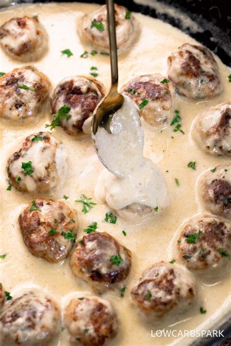 Chicken Meatballs Alfredo - Low Carb Spark