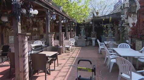 Gullivers Selling a Slice of Chicago Restaurant History | Chicago News ...