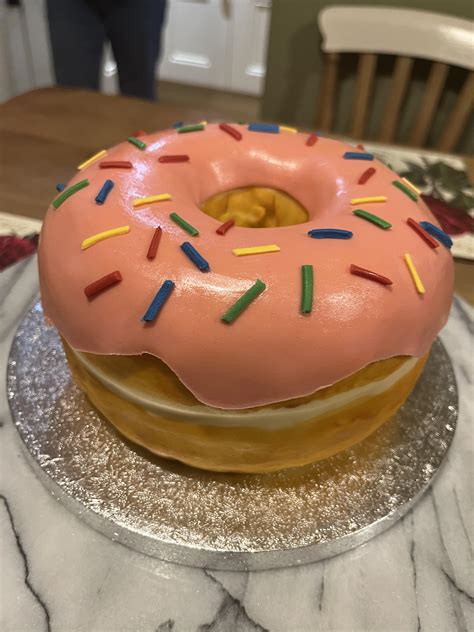 Doughnut or cake ? : r/donuts