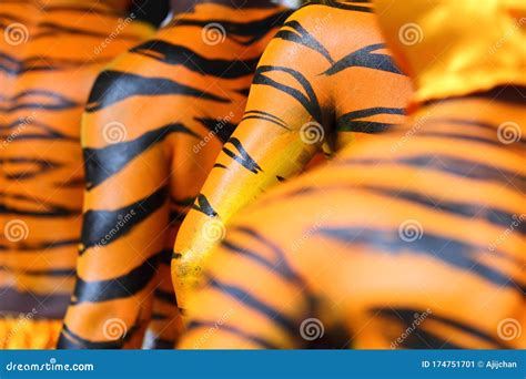 Humans have stripes - fiapoX