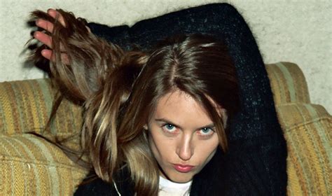 Review: Liz Phair - Girly Sound To Guyville — Rolling Stone