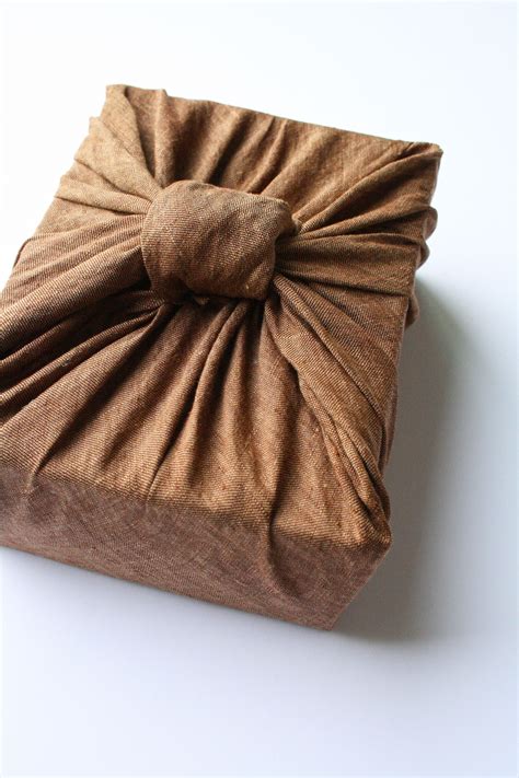japanese fabric wrapping tutorial | Fabric gift wrap, Gift wrapping ...