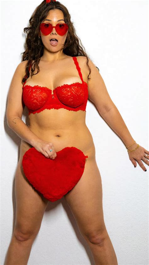 Jordan Jensen : r/HotFemaleComedians