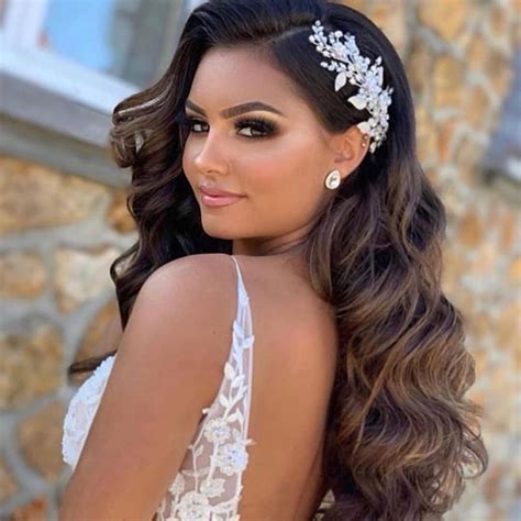 Pin by Lineth Gonzalez on Dream Wedding 12 | Bridal hair down, Long ...