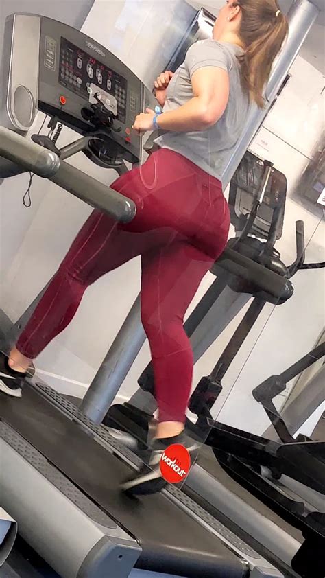 MASSIVE PAWG ass shaking on treadmill (+slow mo vid) - Spandex ...