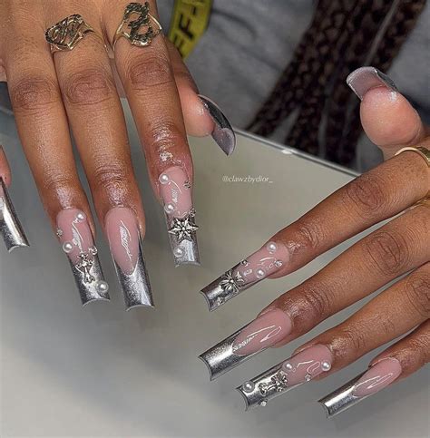Silver chrome nails | Argento