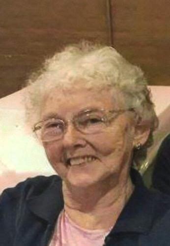 Mrs. Joyce E. Stewart Obituary (2024) - Galesburg, IL - Hinchliff ...