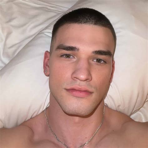 Number 4 Buzz Cut for women - Fascinate Names