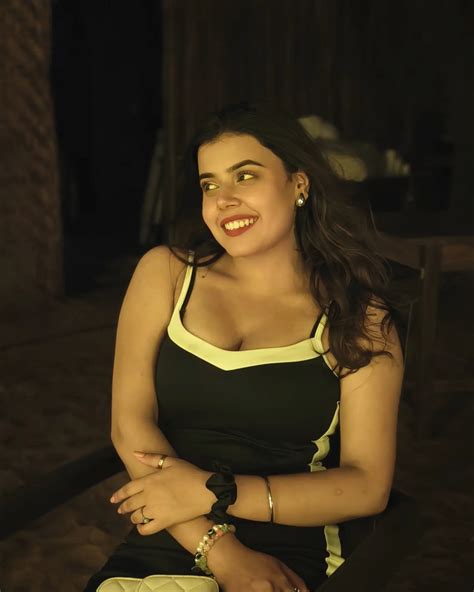 𝐃𝐫. 𝐒𝐚𝐤𝐬𝐡𝐢 𝐒𝐢𝐧𝐠𝐡 𝐂𝐡𝐚𝐮𝐡𝐚𝐧 🩵 (@sakk.shayyy) • Instagram photos and videos