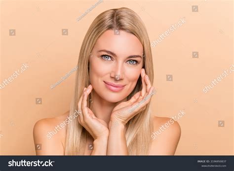 4 850 рез. по запросу «Beautiful mature women nude» — стоковые фотографии и изображения ...