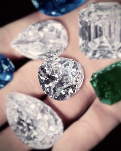 'Saturday Night' actress Ella Hunt Has Arrived On The Scene