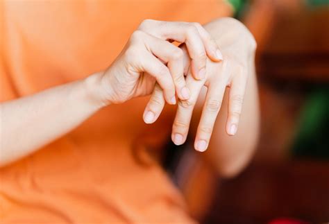 Fingers Locking Up? Here’s Why, and What to Do Next | The Well by Northwell