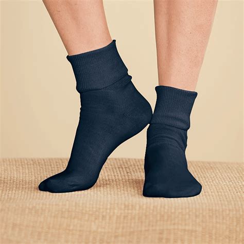 Buster Brown® Women's Cotton Socks | Essentials