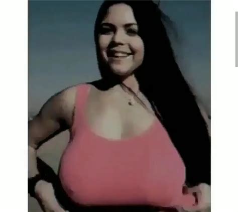 Flashing girl | Scrolller