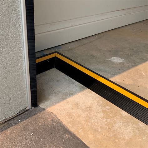 Garage Door Dam Floor Threshold Seal in Black To Suit 4500MM length Ga ...