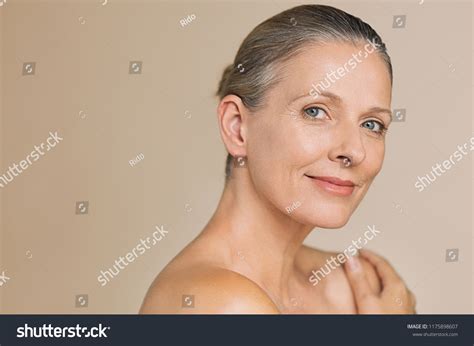 Naked older woman: 383 billeder, stock-fotos og -vektorer | Shutterstock