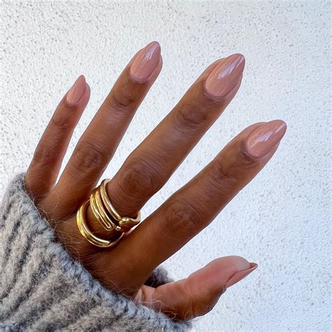 The 25 Prettiest Almond Shape Nail Designs to Copy | Who What Wear
