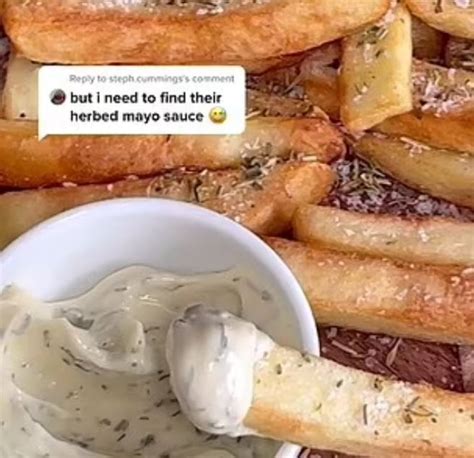 Homemade KFC hack: Health coach's 'low-calorie' Zinger Burger - NZ Herald