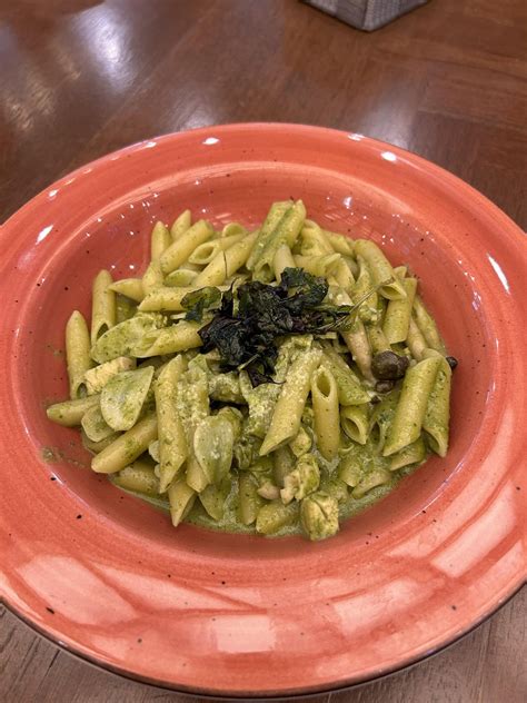 How much calories is in this chicken pesto pasta? : r/caloriecount
