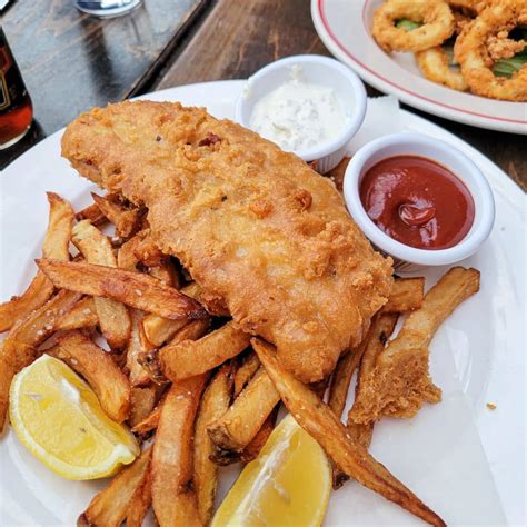 11 Best West Village Restaurants In NYC To Eat At (+ What To Order)