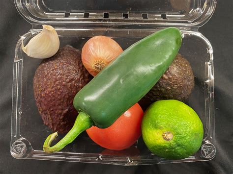 Olla-Podrida: Salsa and Guacamole Kits Make Cinco de Mayo Prep a Breeze