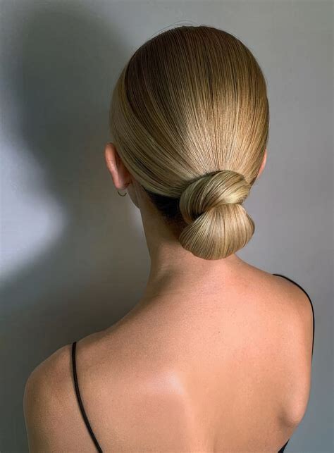 30 Low Bun Hairstyles For Every Occasion - Styleoholic