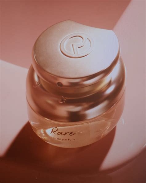 Selena Gomez lanza su primer perfume: Rare Eau de Parfum