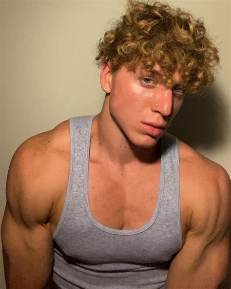 Felixhttps://www.instagram.com/felix__fox/