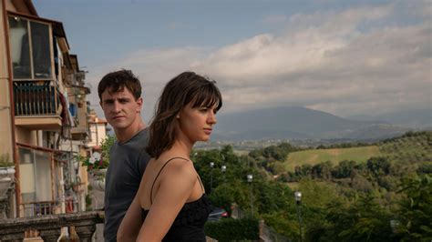 Hulu’s ‘Normal People’ Review: A Stunning, Heartbreaking Story With a ...