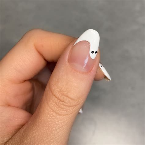Ghost Nail Art Tutorial for Halloween - Beauty Bay Edited