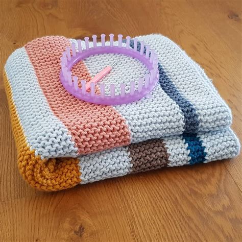How To Make A Blanket With A Loom at Stephanie Wolfe blog