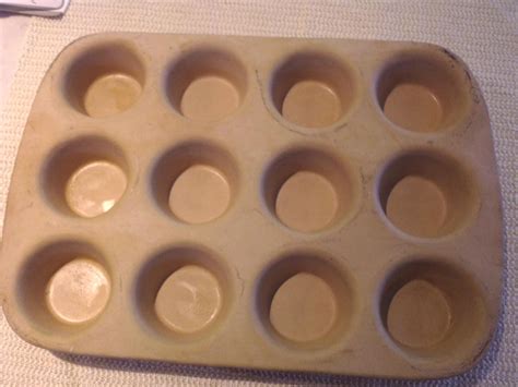 Amazon.com: Pampered Chef Family Heritage Stoneware Muffin Pan: Glass ...