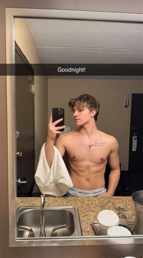 Hot celeb/Youtubers @shirtless-internet-boys - Tumblr Blog | Tumlook
